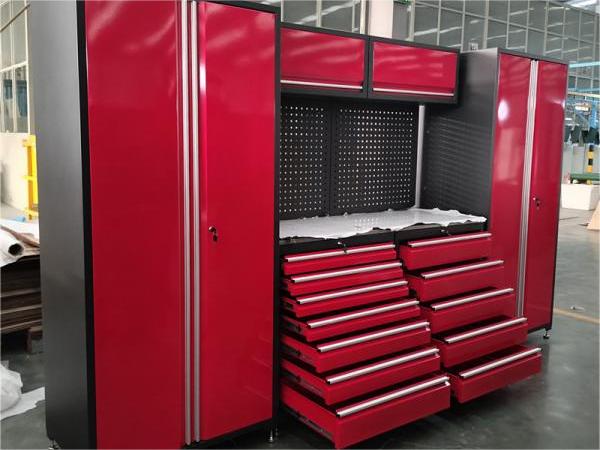 La nouvelle armoire à outils combinée rouge a été produite et est prête à être expédiée !