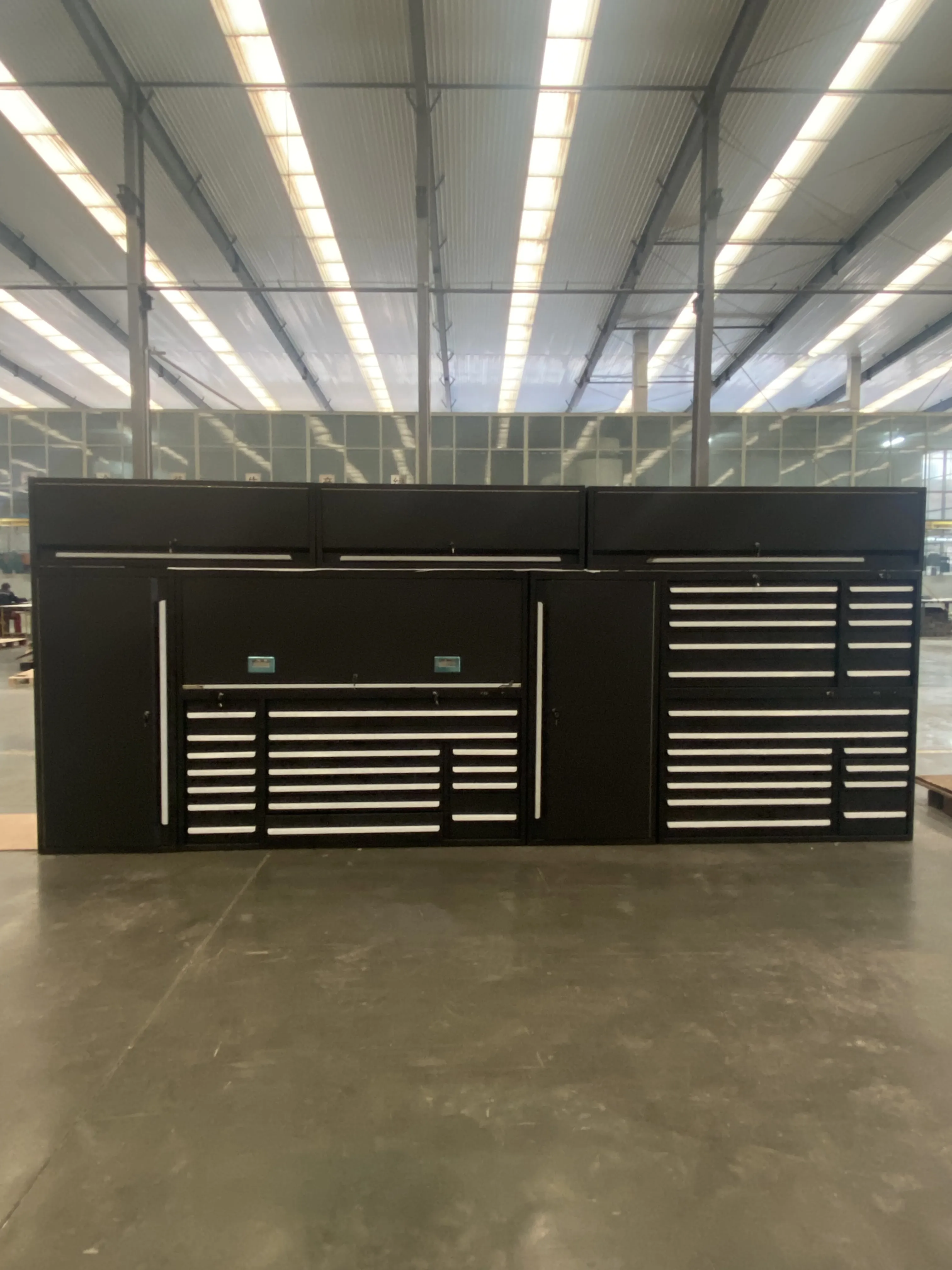 Quelles sont les caractéristiques de la nouvelle armoire de garage modulaire?