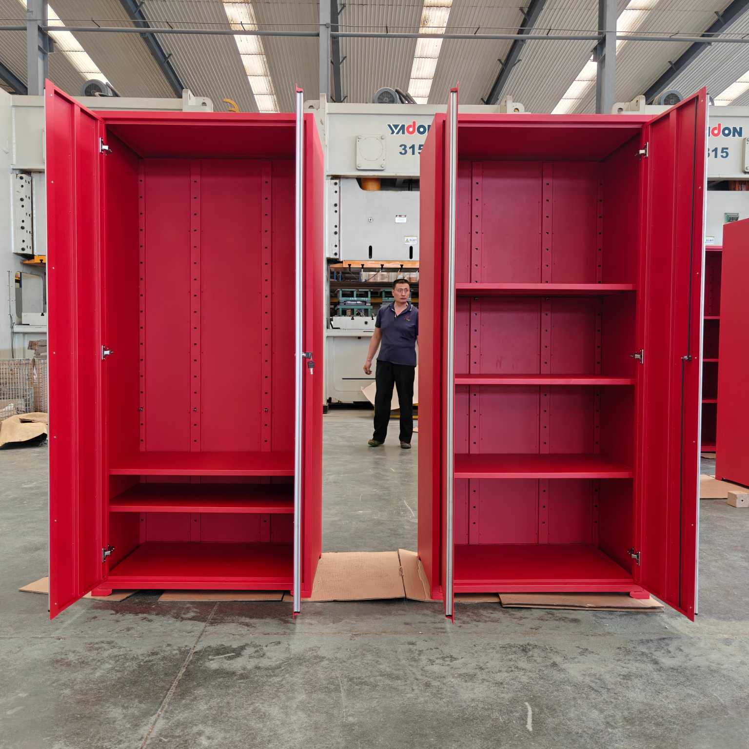 Armoire haute outil rouge